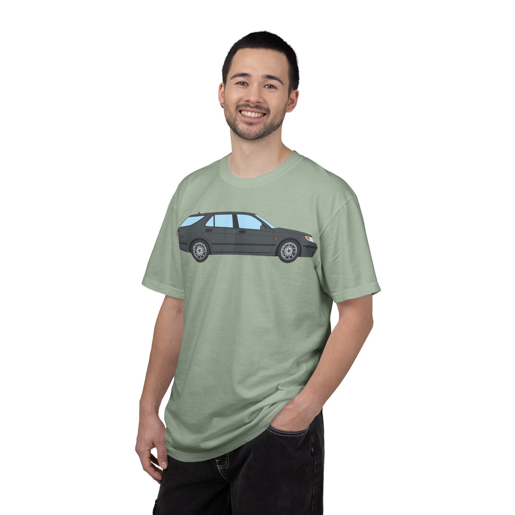 Saab 9-5 OG Aero Wagon Steel Grey  — T-Shirt — Retro Car Graphic Tee