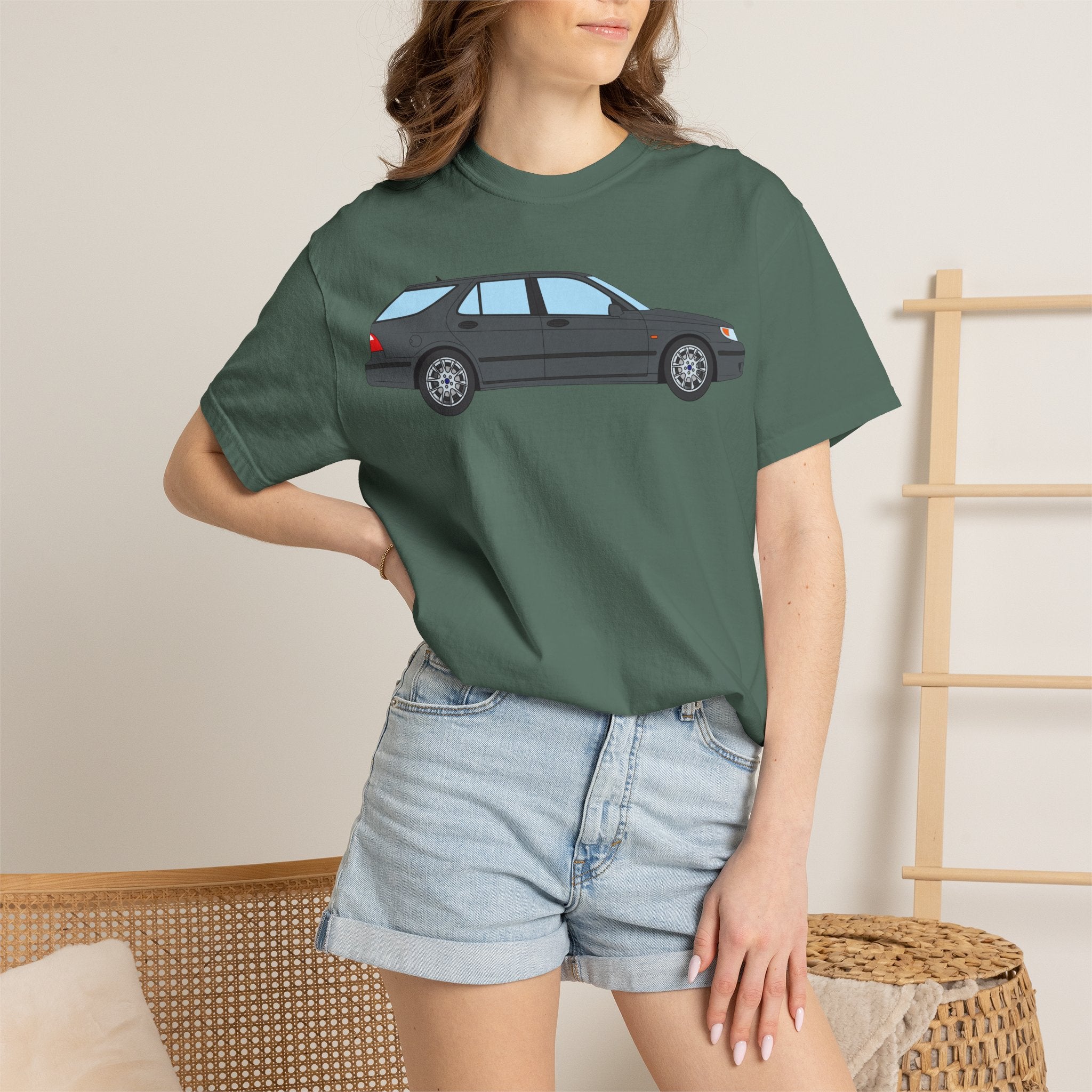 Saab 9-5 OG Aero Wagon Steel Grey  — T-Shirt — Retro Car Graphic Tee