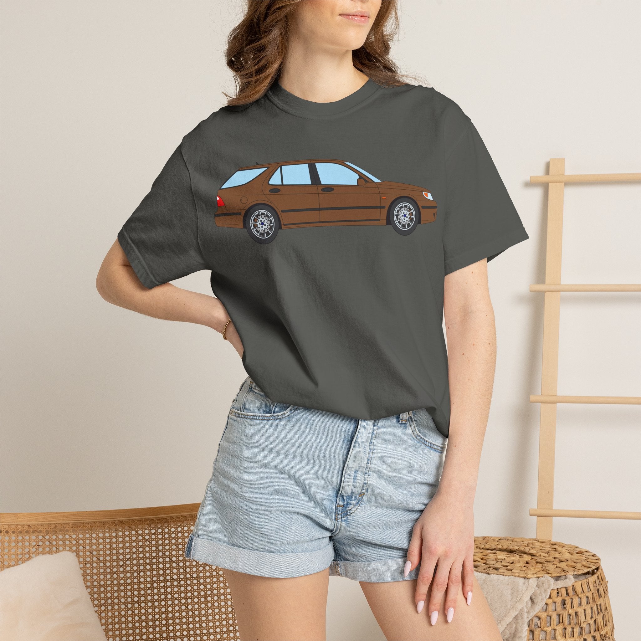 Saab 9-5 OG Aero Wagon Hazelnut Metallic  — T-Shirt — Retro Car Graphic Tee