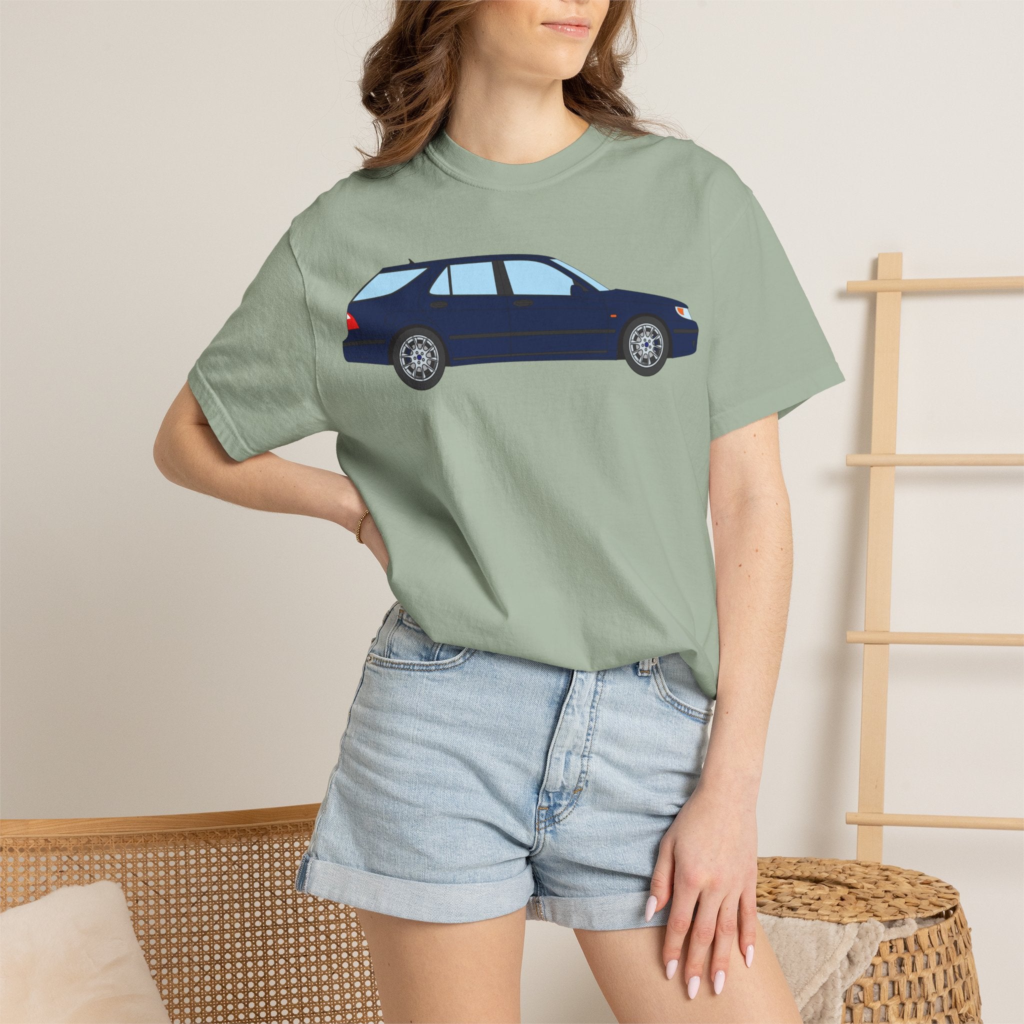 Saab 9-5 OG Aero Wagon Midnight Blue  — T-Shirt — Retro Car Graphic Tee