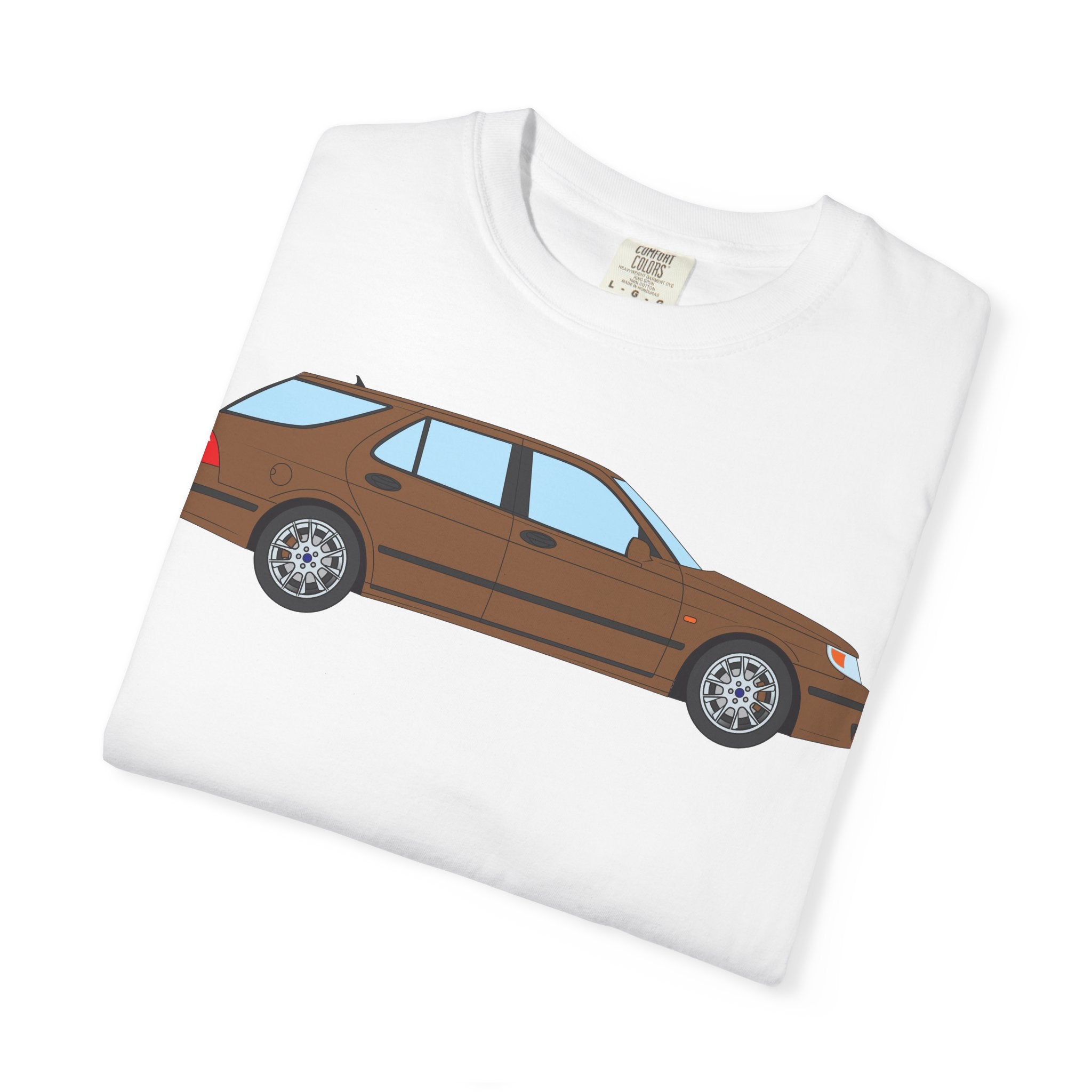 Saab 9-5 OG Aero Wagon Hazelnut Metallic  — T-Shirt — Retro Car Graphic Tee