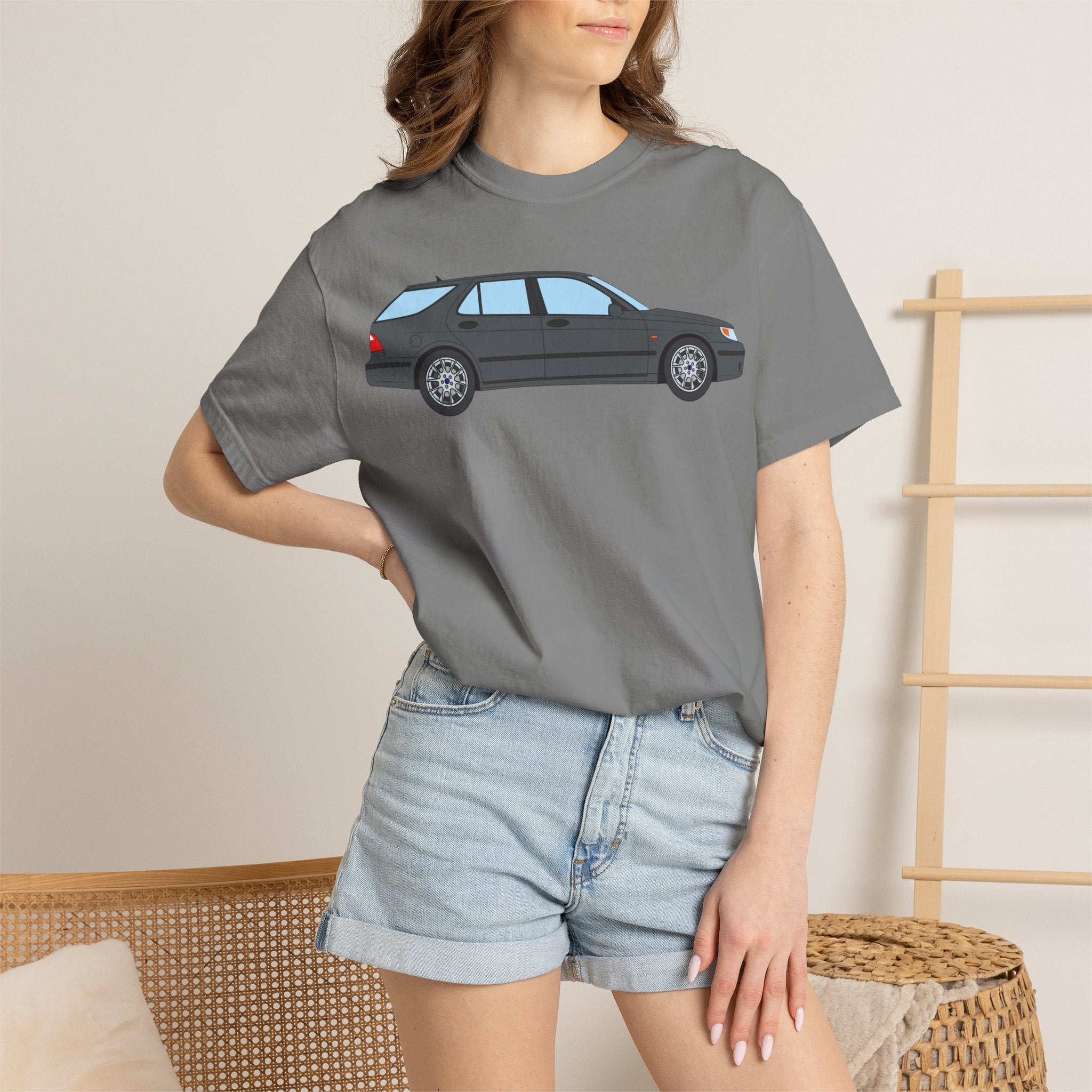 Saab 9-5 OG Aero Wagon Steel Grey  — T-Shirt — Retro Car Graphic Tee