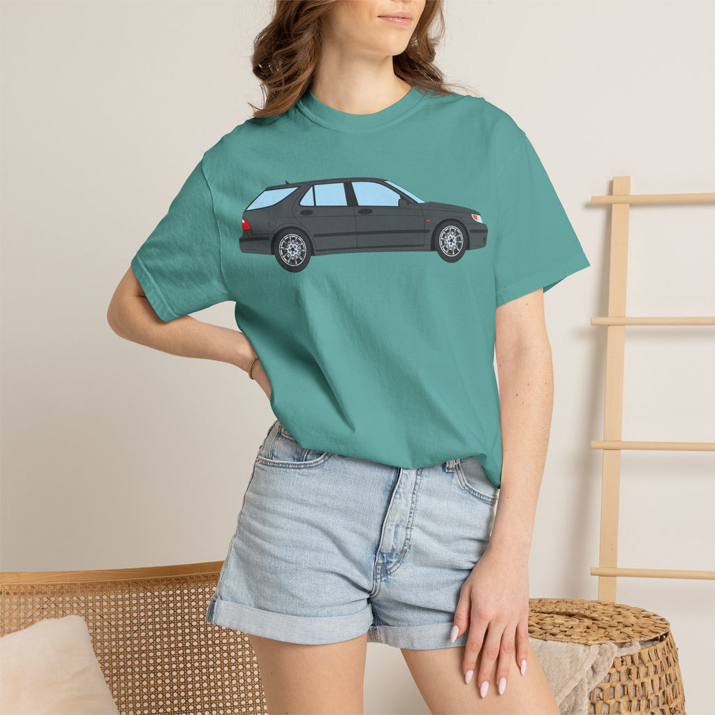 Saab 9-5 OG Aero Wagon Steel Grey  — T-Shirt — Retro Car Graphic Tee