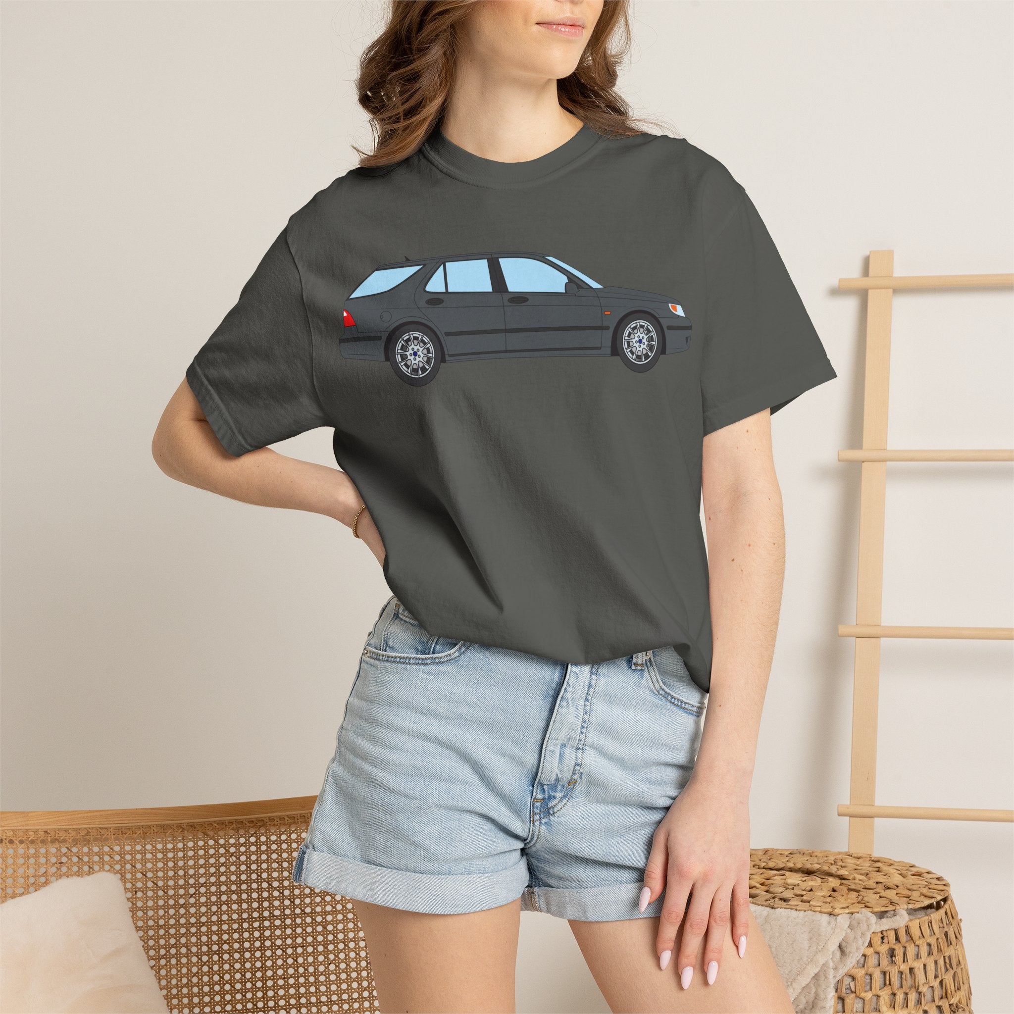 Saab 9-5 OG Aero Wagon Steel Grey  — T-Shirt — Retro Car Graphic Tee