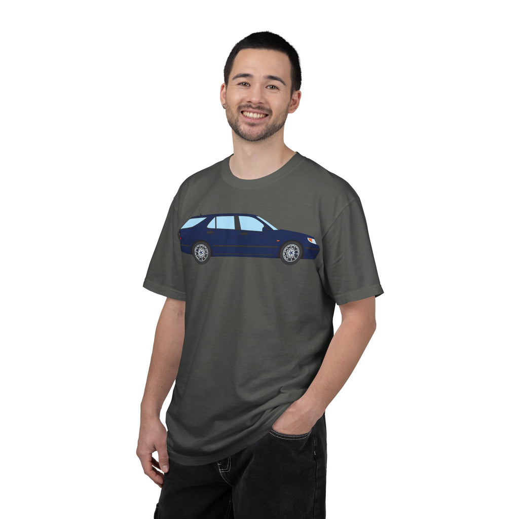Saab 9-5 OG Aero Wagon Midnight Blue  — T-Shirt — Retro Car Graphic Tee