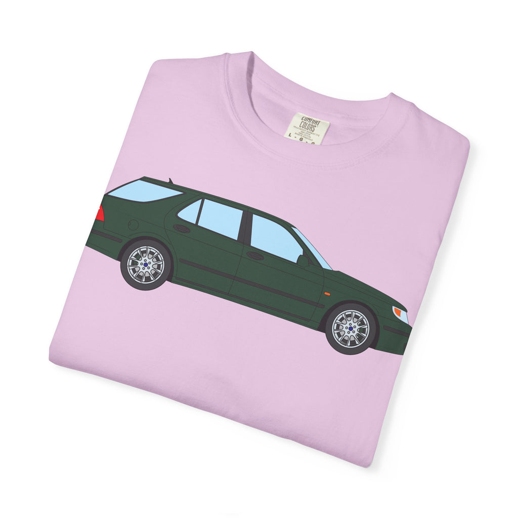 Saab 9-5 OG Aero Wagon Scarabe Green  — T-Shirt — Retro Car Graphic Tee
