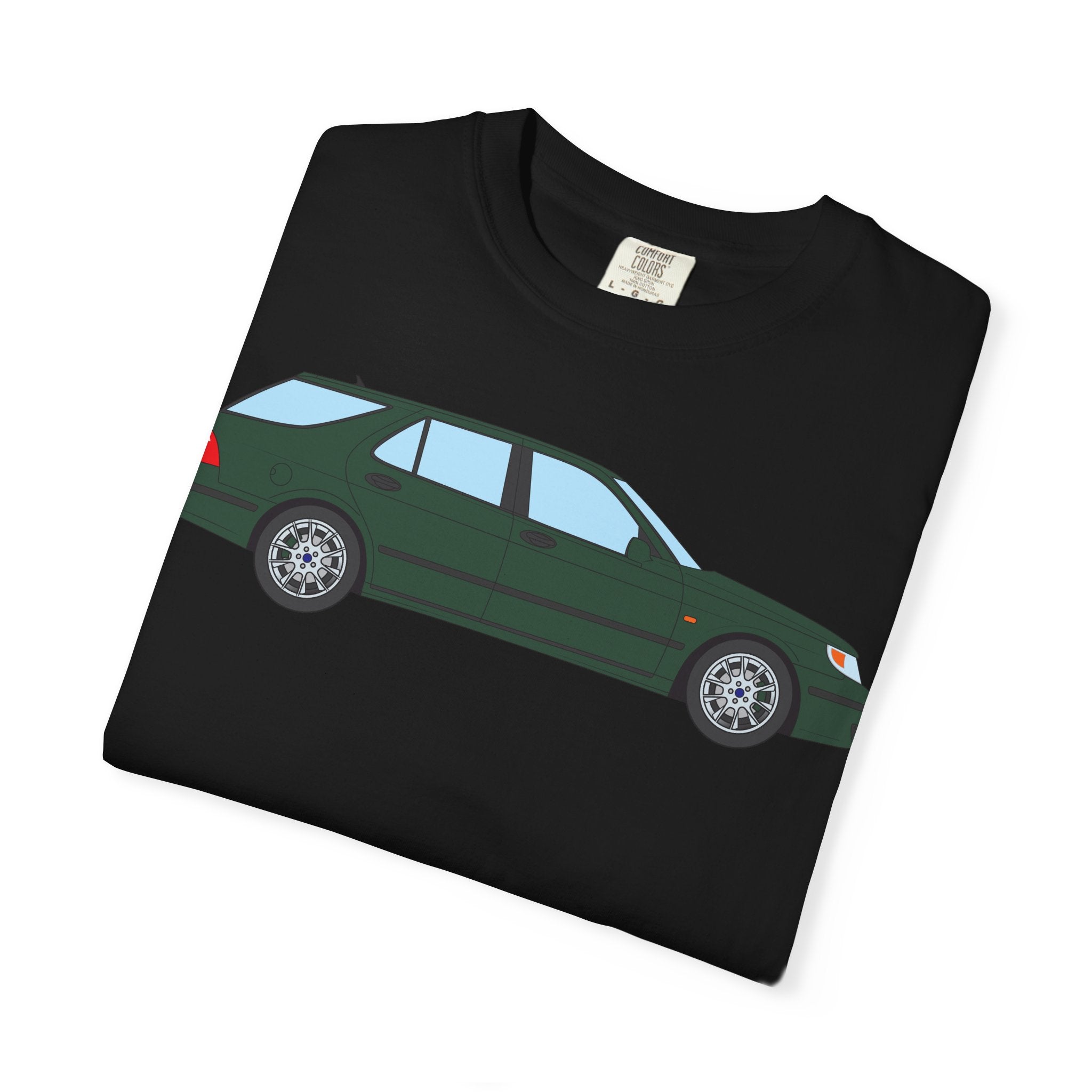 Saab 9-5 OG Aero Wagon Scarabe Green  — T-Shirt — Retro Car Graphic Tee