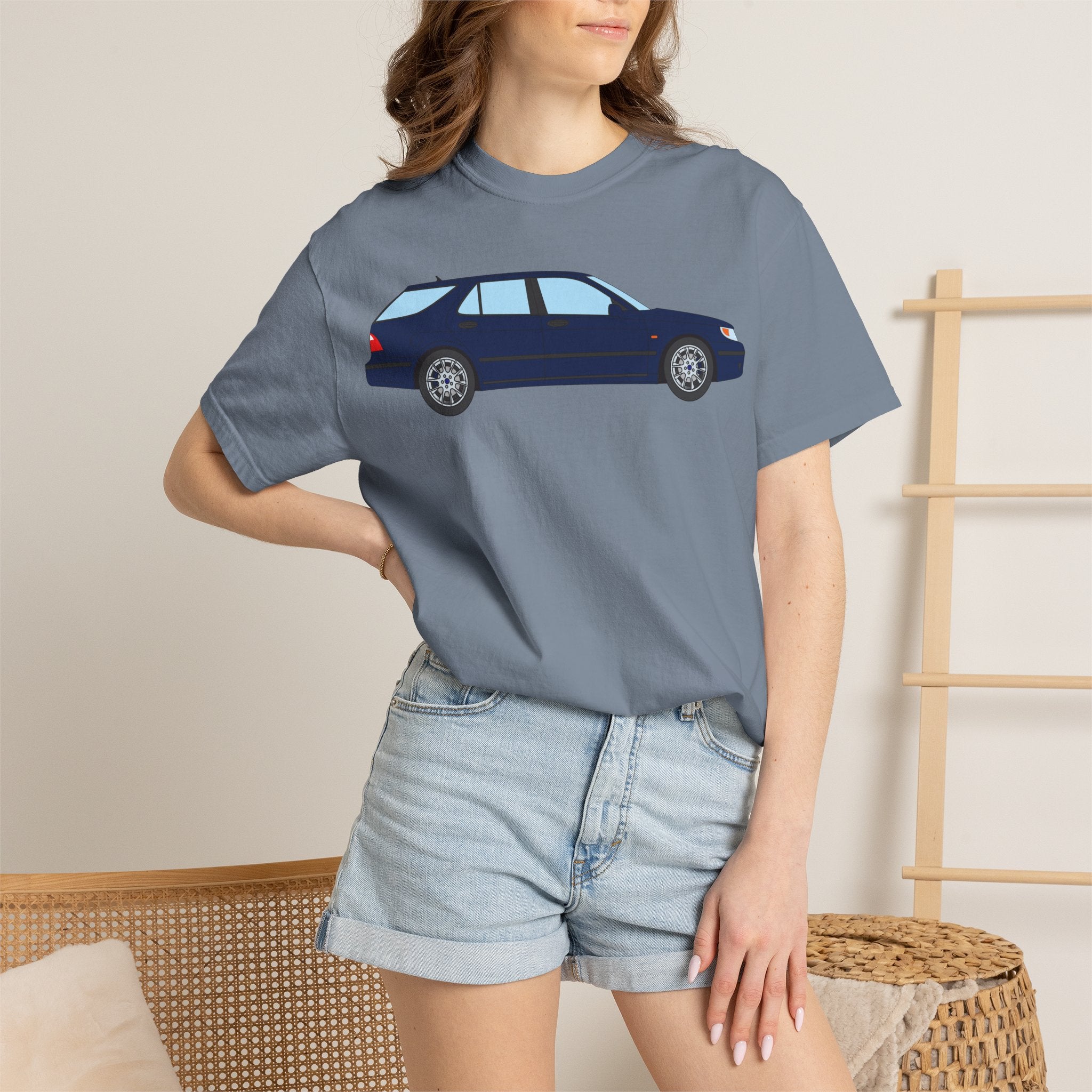 Saab 9-5 OG Aero Wagon Midnight Blue  — T-Shirt — Retro Car Graphic Tee