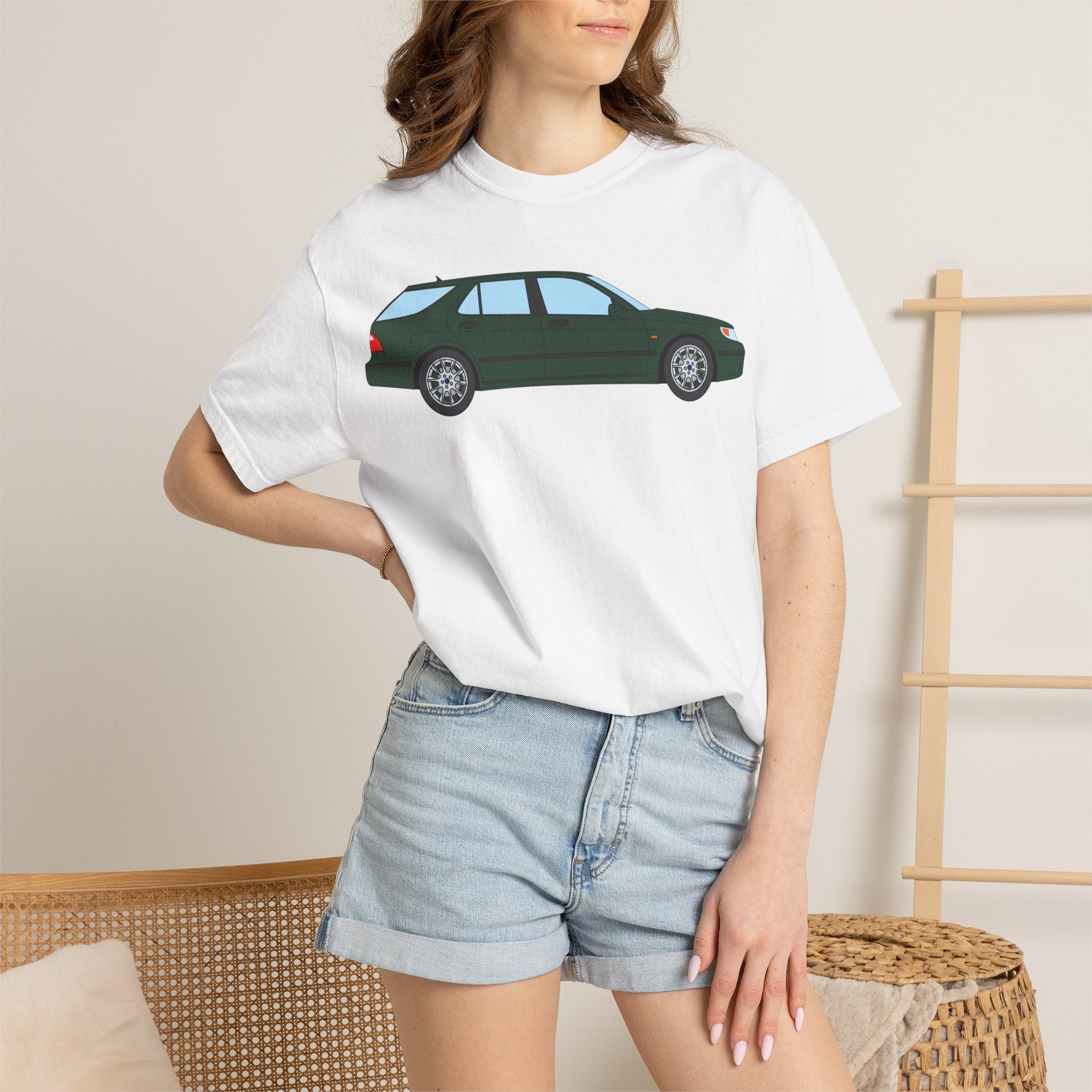 Saab 9-5 OG Aero Wagon Scarabe Green  — T-Shirt — Retro Car Graphic Tee