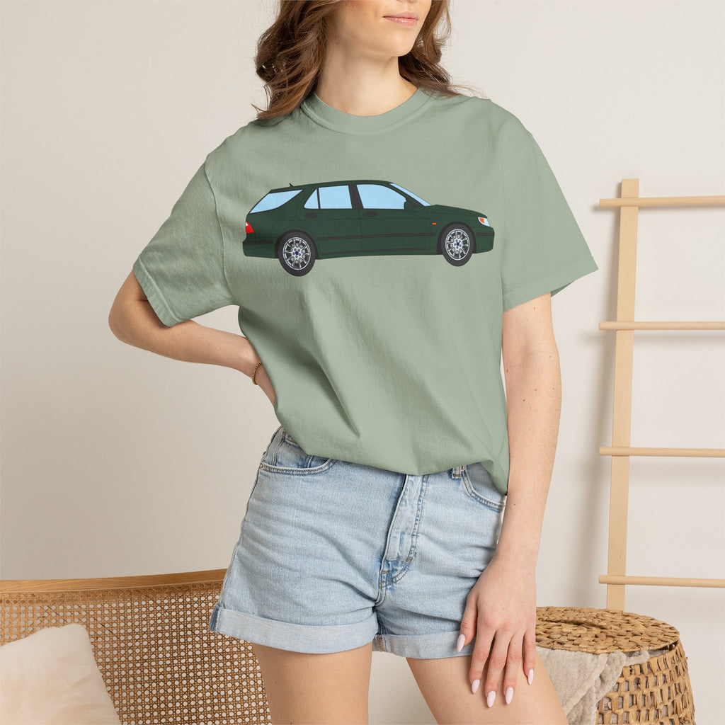 Saab 9-5 OG Aero Wagon Scarabe Green  — T-Shirt — Retro Car Graphic Tee
