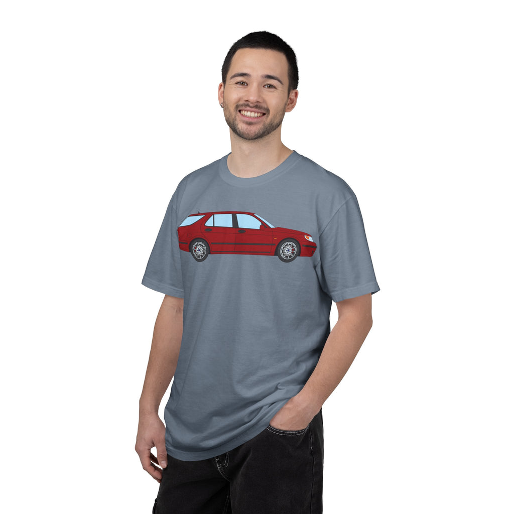Saab 9-5 OG Aero Wagon Laser Red  — T-Shirt — Retro Car Graphic Tee