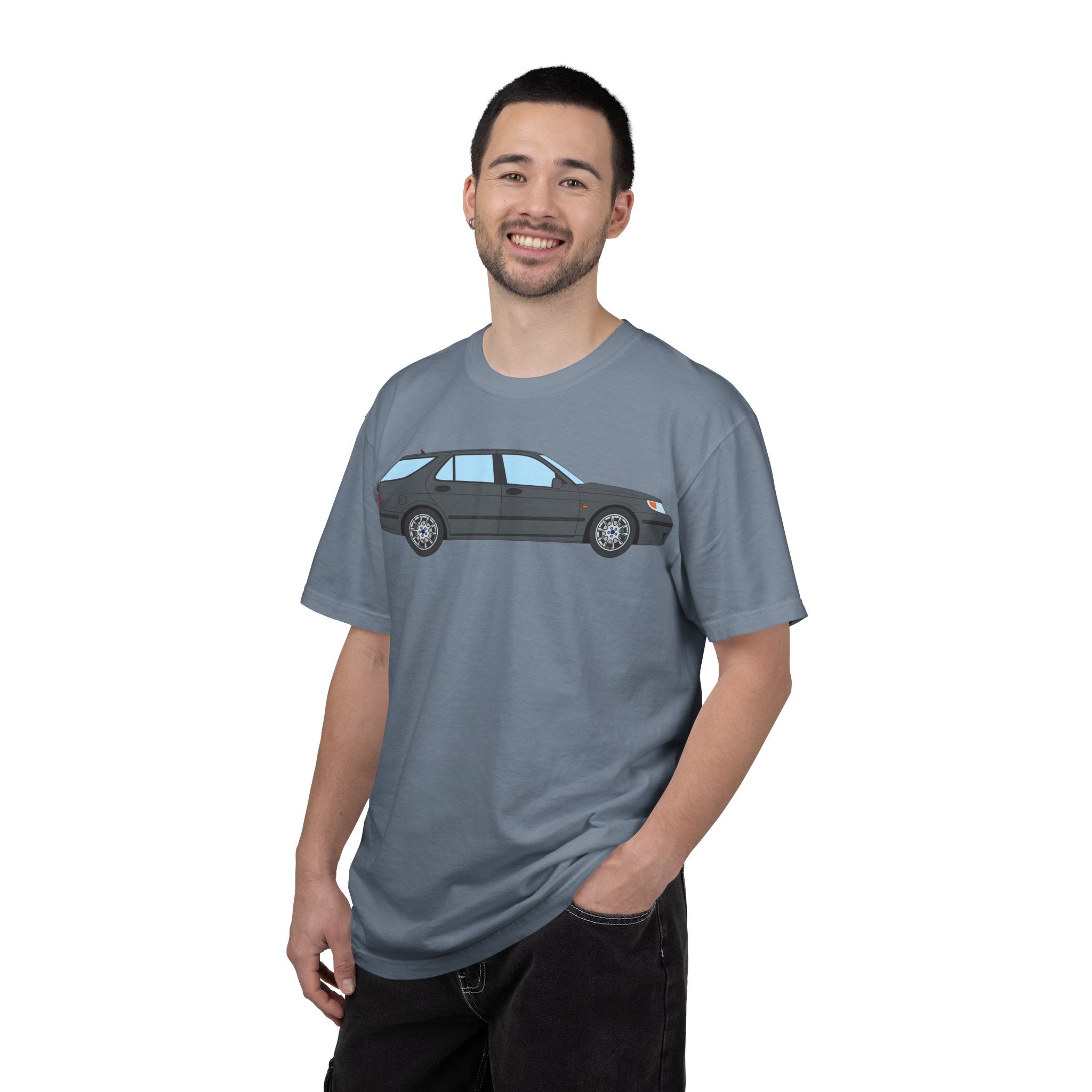 Saab 9-5 OG Aero Wagon Steel Grey  — T-Shirt — Retro Car Graphic Tee