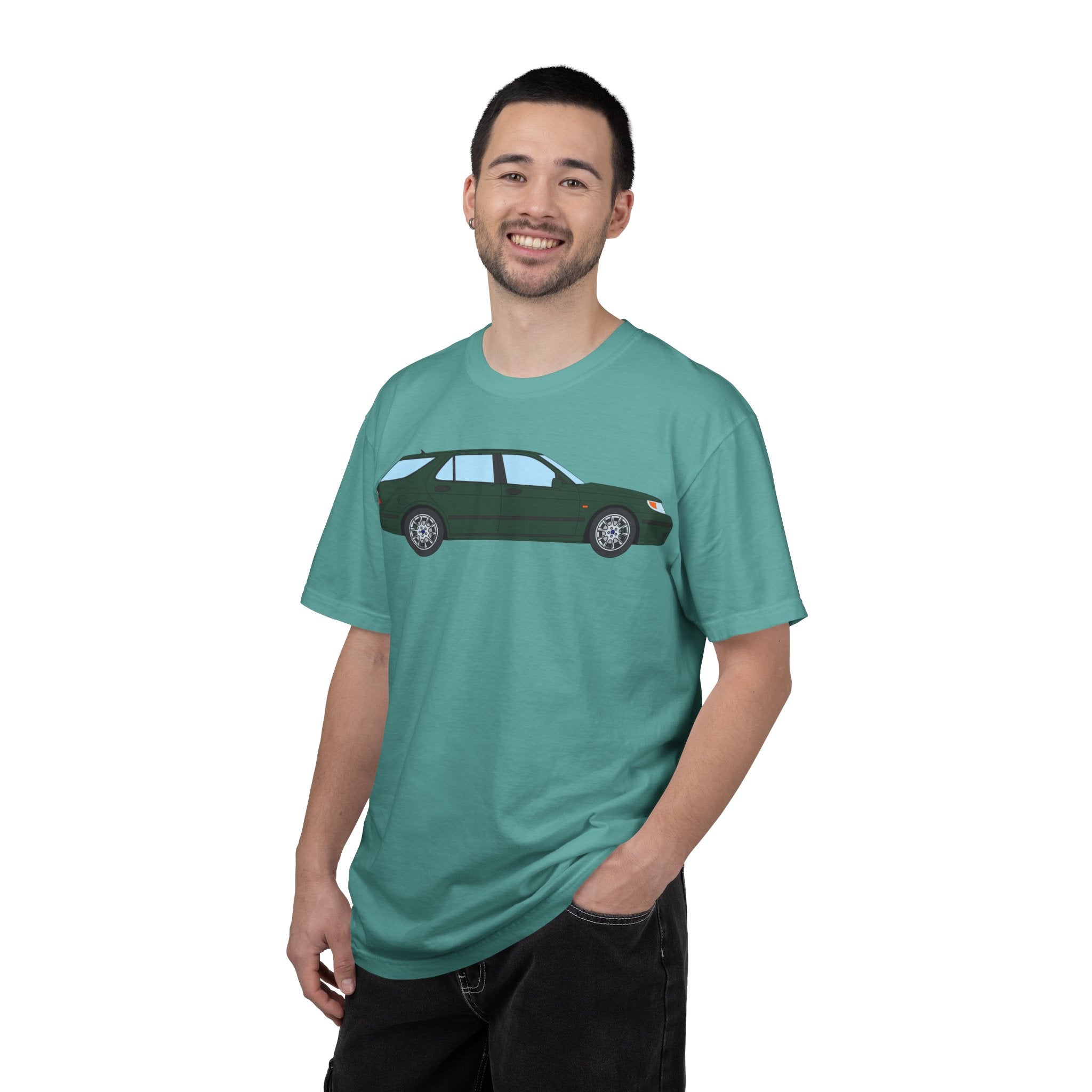 Saab 9-5 OG Aero Wagon Scarabe Green  — T-Shirt — Retro Car Graphic Tee