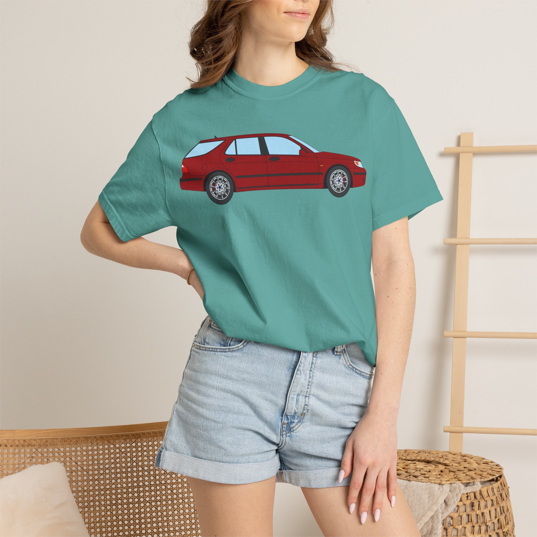 Saab 9-5 OG Aero Wagon Laser Red  — T-Shirt — Retro Car Graphic Tee