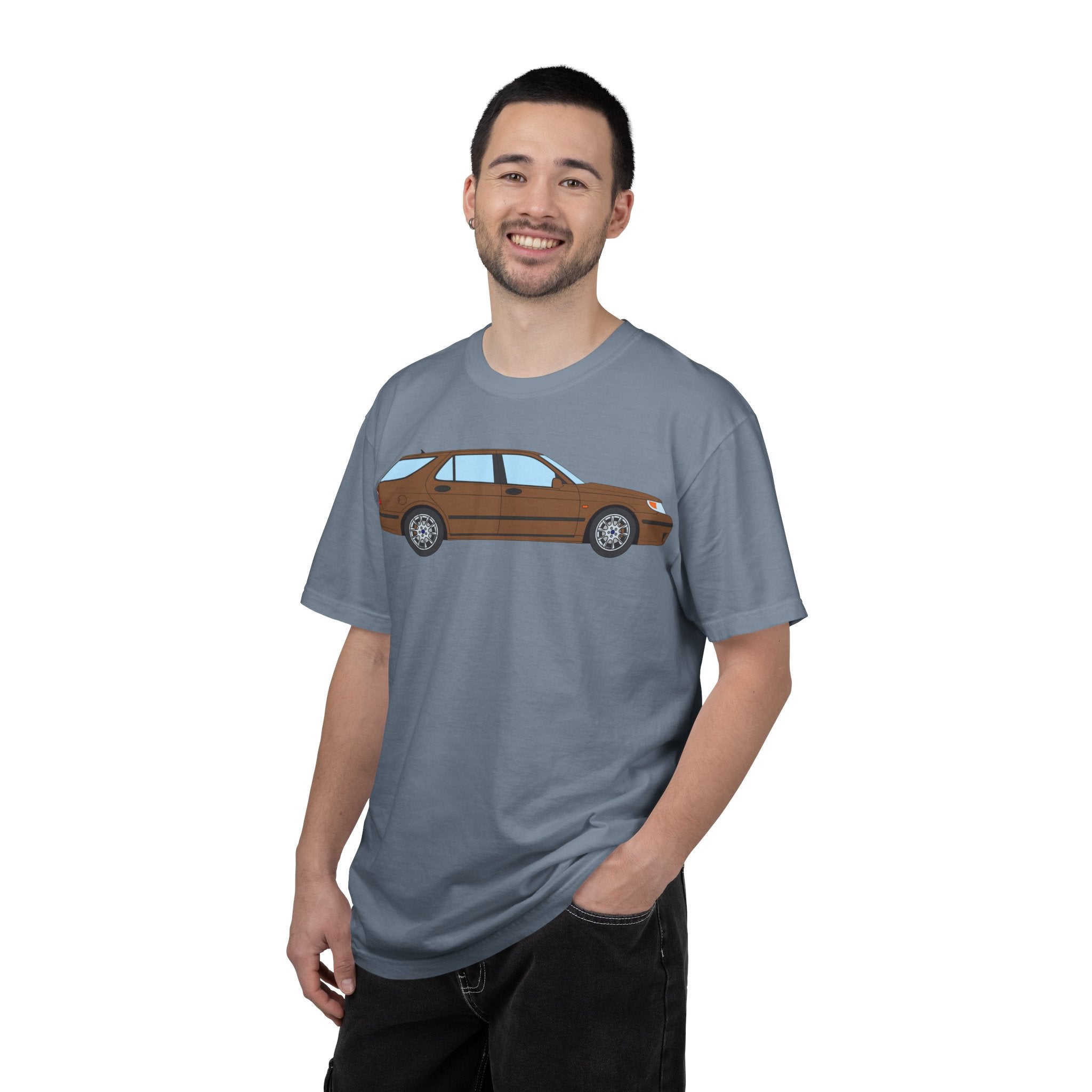 Saab 9-5 OG Aero Wagon Hazelnut Metallic  — T-Shirt — Retro Car Graphic Tee