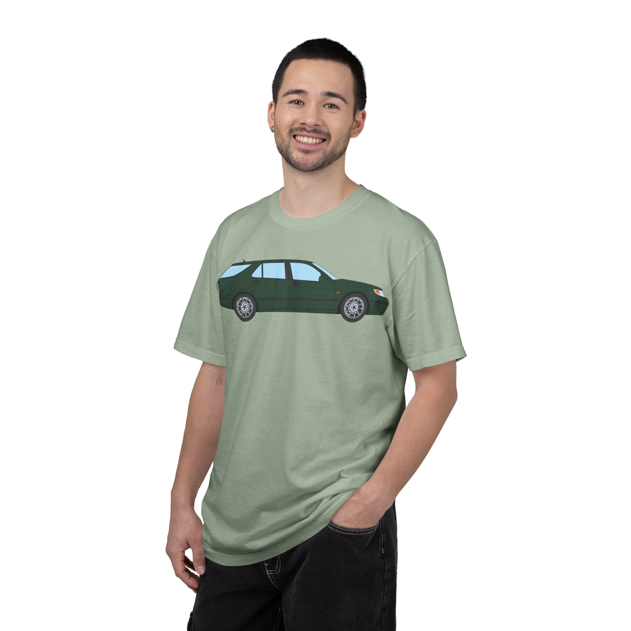 Saab 9-5 OG Aero Wagon Scarabe Green  — T-Shirt — Retro Car Graphic Tee