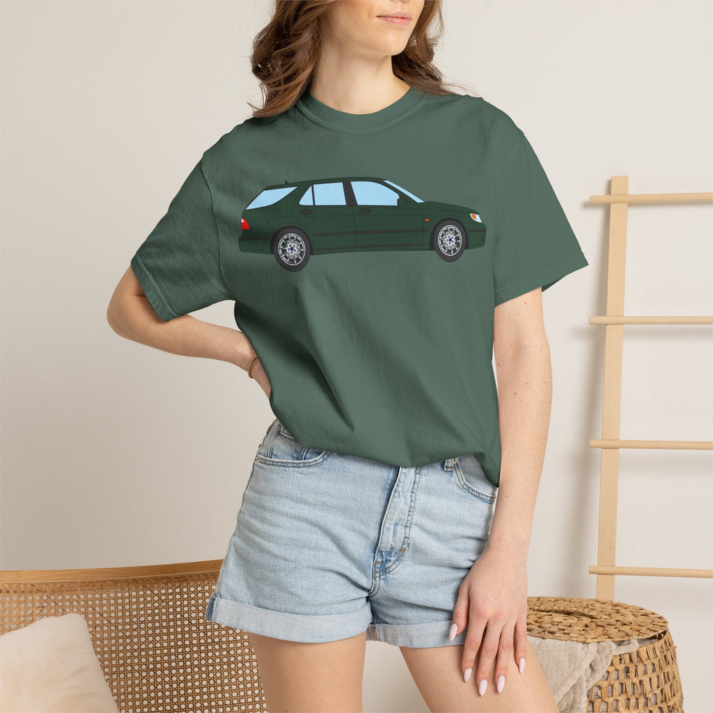 Saab 9-5 OG Aero Wagon Scarabe Green  — T-Shirt — Retro Car Graphic Tee