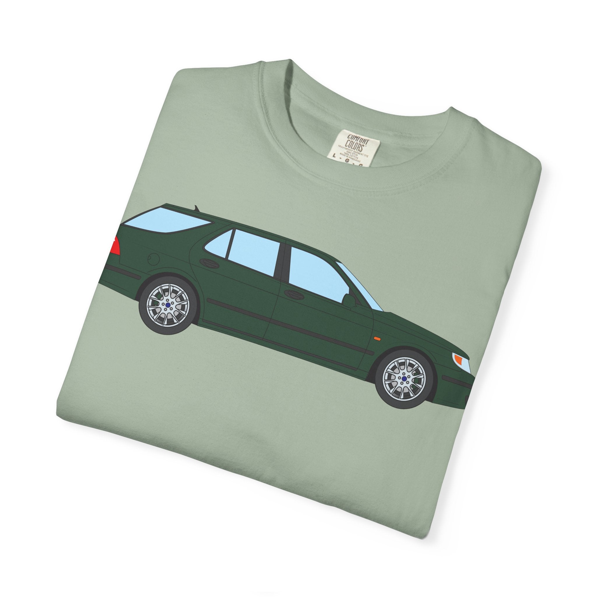 Saab 9-5 OG Aero Wagon Scarabe Green  — T-Shirt — Retro Car Graphic Tee