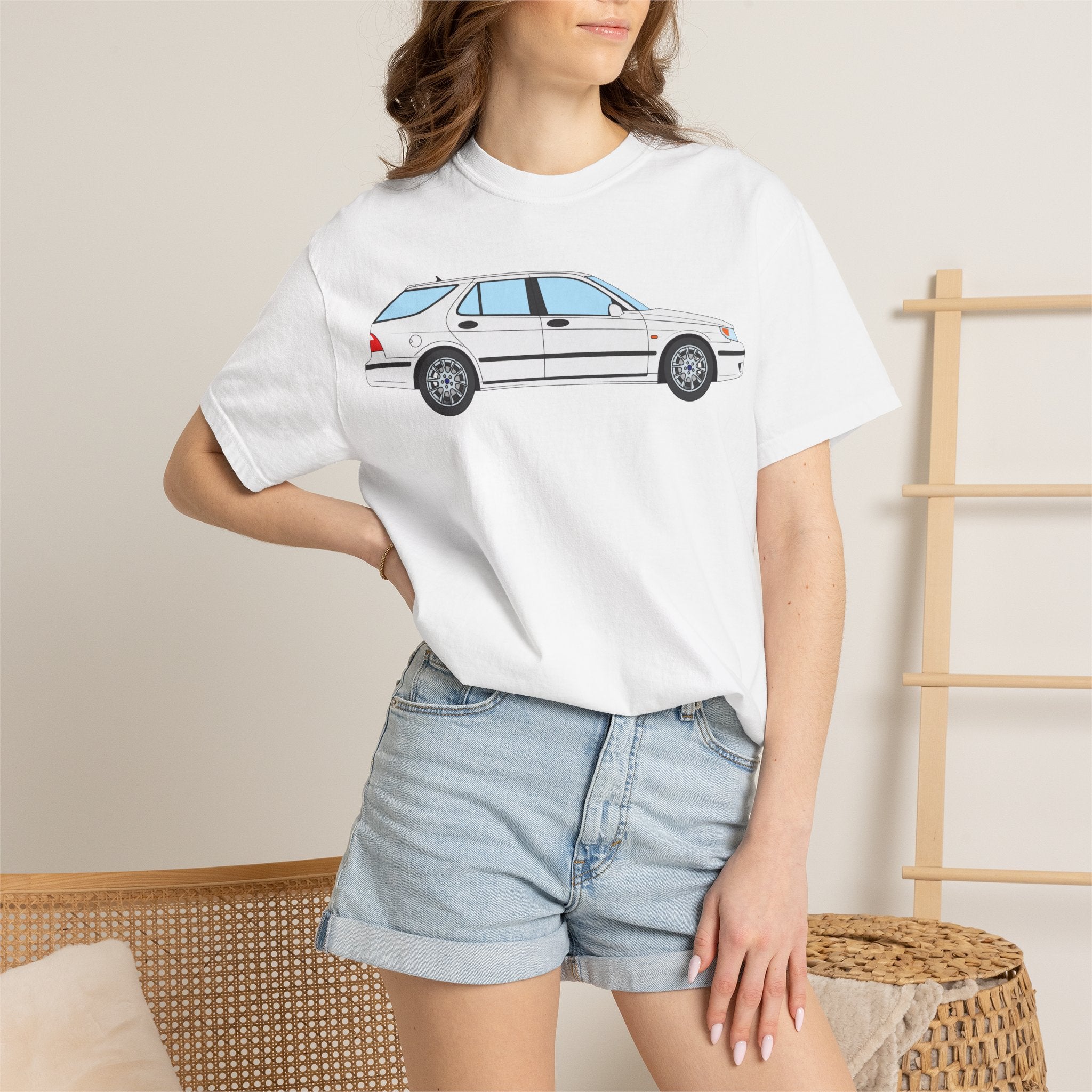 Saab 9-5 OG Aero Wagon Artic White  — T-Shirt — Retro Car Graphic Tee