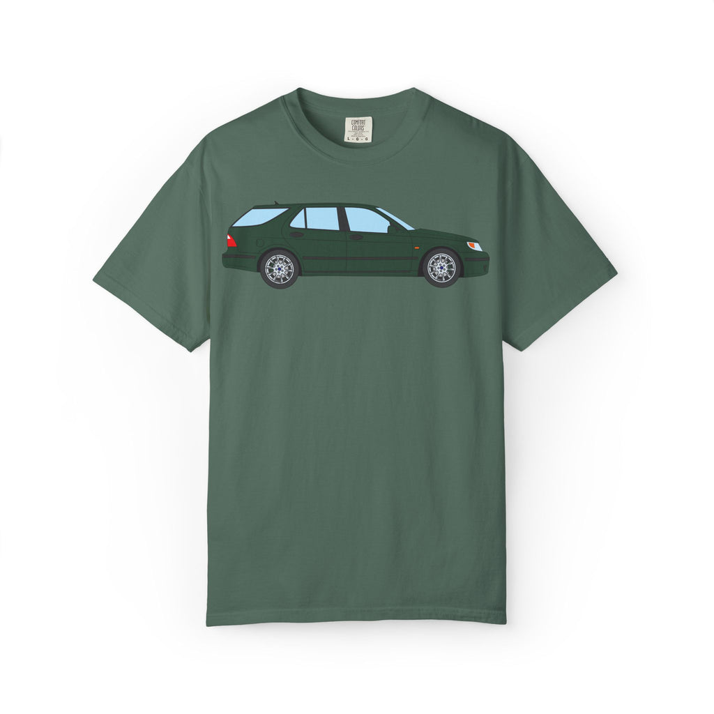 Saab 9-5 OG Aero Wagon Scarabe Green  — T-Shirt — Retro Car Graphic Tee