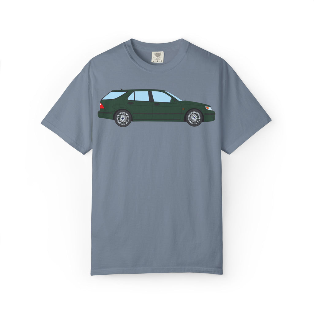 Saab 9-5 OG Aero Wagon Scarabe Green  — T-Shirt — Retro Car Graphic Tee