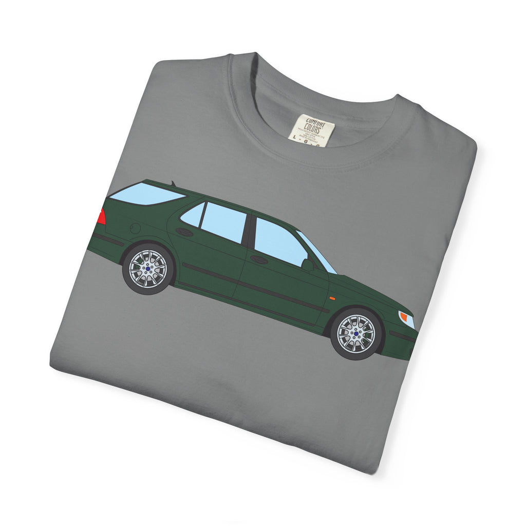 Saab 9-5 OG Aero Wagon Scarabe Green  — T-Shirt — Retro Car Graphic Tee