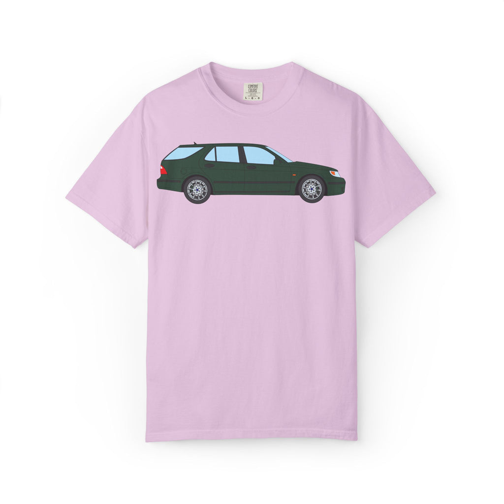 Saab 9-5 OG Aero Wagon Scarabe Green  — T-Shirt — Retro Car Graphic Tee