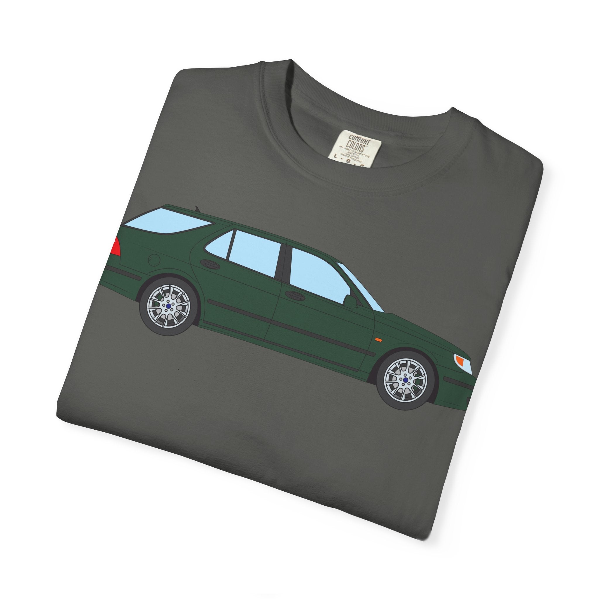 Saab 9-5 OG Aero Wagon Scarabe Green  — T-Shirt — Retro Car Graphic Tee
