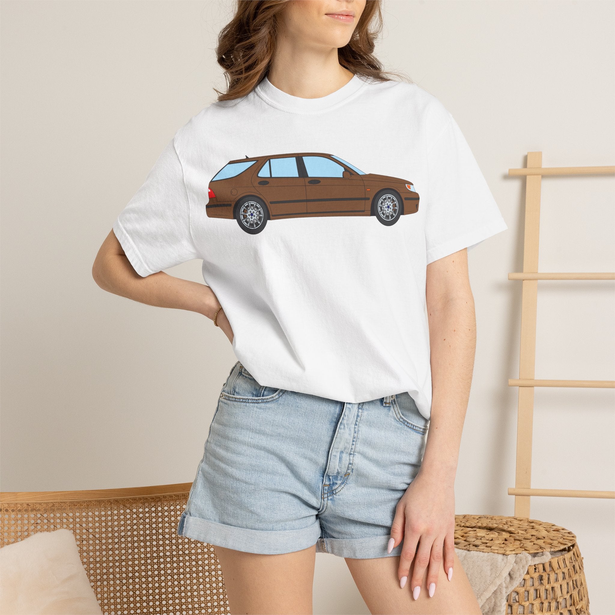 Saab 9-5 OG Aero Wagon Hazelnut Metallic  — T-Shirt — Retro Car Graphic Tee