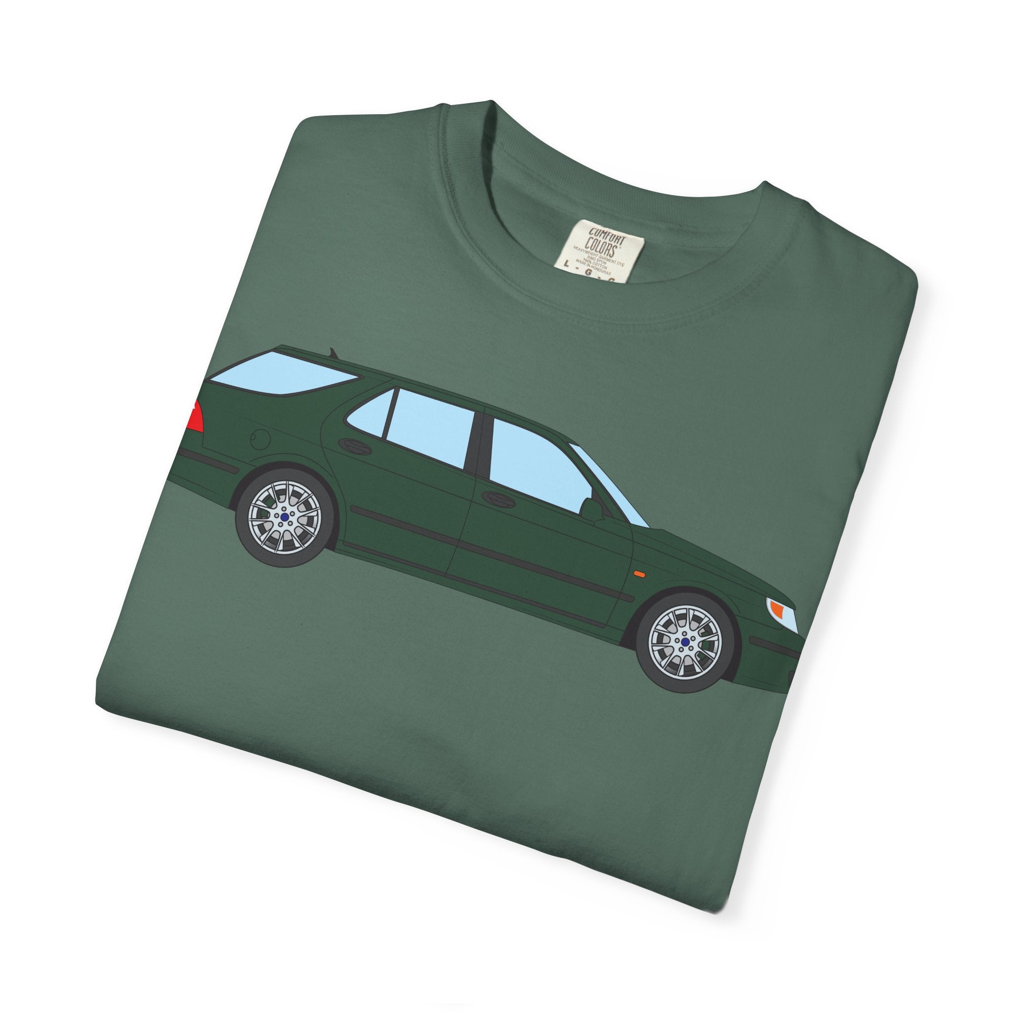 Saab 9-5 OG Aero Wagon Scarabe Green  — T-Shirt — Retro Car Graphic Tee